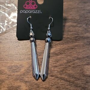 Ee Paparazzi Silver Dangle Earrings